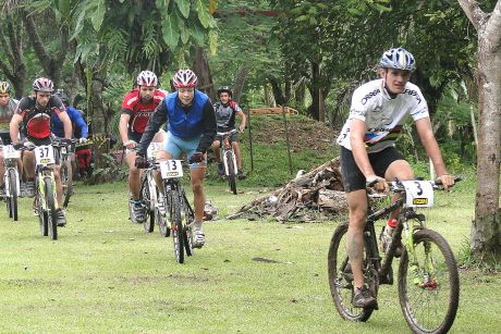 Ciclistas do Estado embarcam nesta quarta-feira para competição nacional em Maringá
