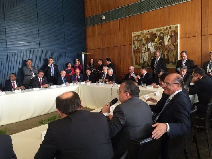 Governador destaca que alongamento da dívida trava investimentos em MT