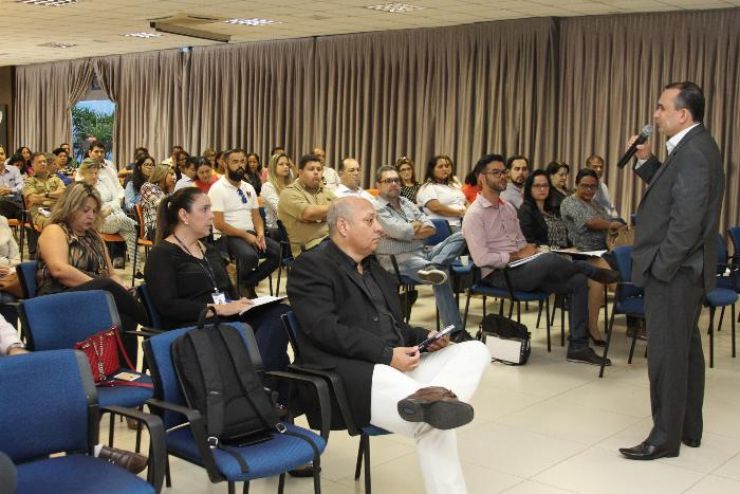 Servidores da Saúde se reúnem com secretário de Gestão