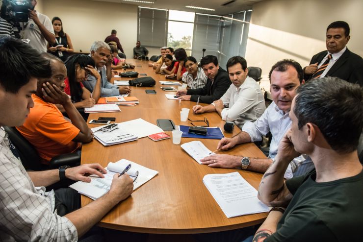 Governo apresenta nova proposta e aguarda fim da greve