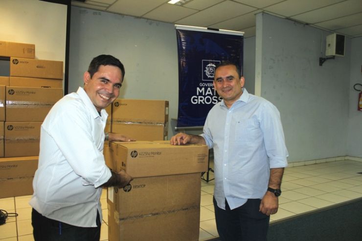 Servidores da Seges recebem computadores