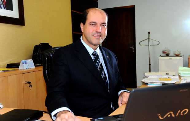 Faiad diz que servidor público deixou de ser 